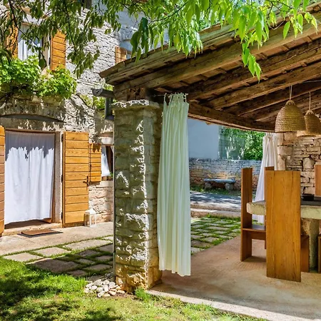 In Kranjcici - Haus Fuer 5-6 Personen Hébergement de vacances