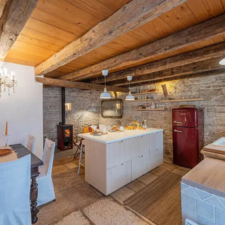 Hébergement de vacances In Kranjcici - Haus Fuer 5-6 Personen *