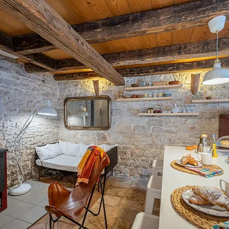 In Kranjcici - Haus Fuer 5-6 Personen Hébergement de vacances Svetvinčenat