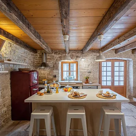 In Kranjcici - Haus Fuer 5-6 Personen Svetvinčenat